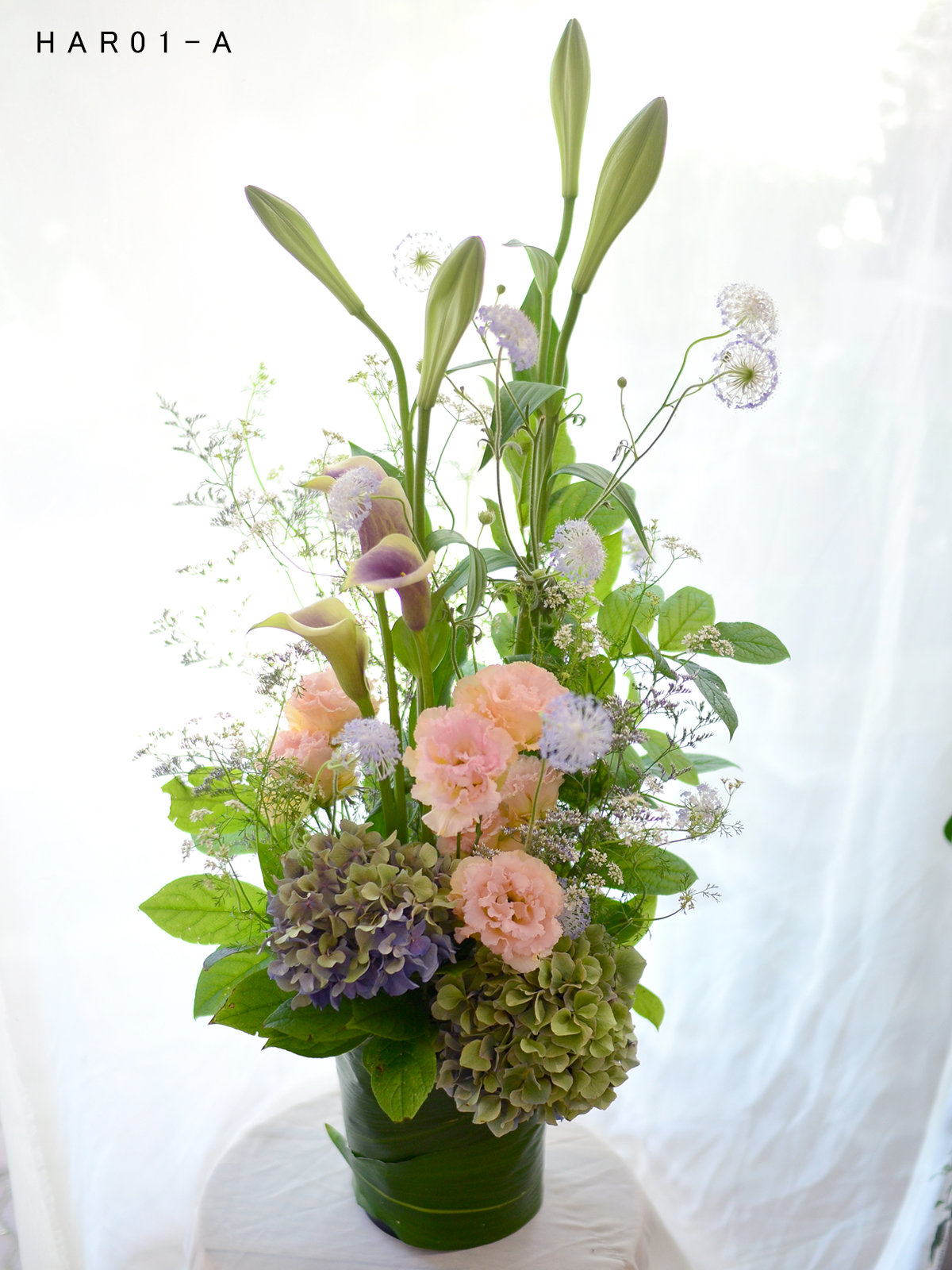 季節のお花のハイアレンジメント　11,000円